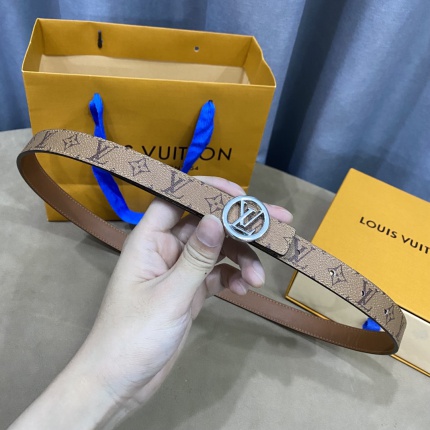 Louis Vuitton AAA Belts in 182373