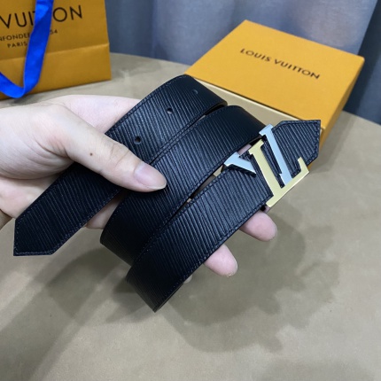 Louis Vuitton AAA Belts in 182383