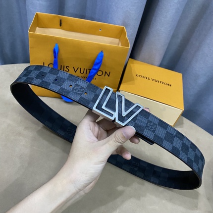 Louis Vuitton AAA Belts in 182393