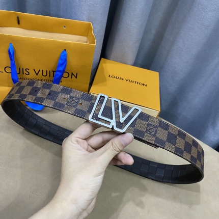 Louis Vuitton AAA Belts in 182398