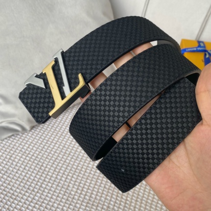Louis Vuitton AAA Belts in 182402