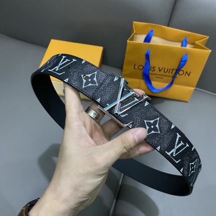 Louis Vuitton AAA Belts in 182415