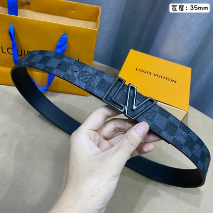 Louis Vuitton AAA Belts in 182419