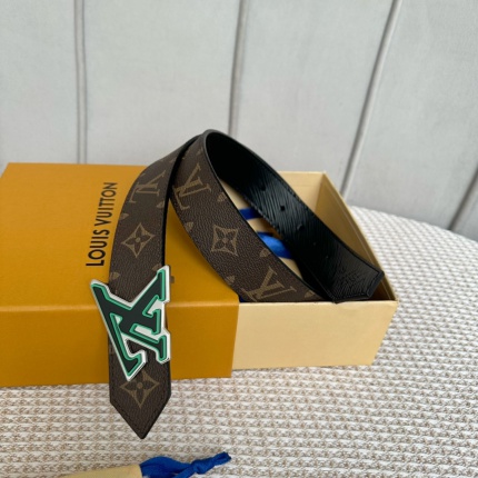 Louis Vuitton AAA Belts in 182492