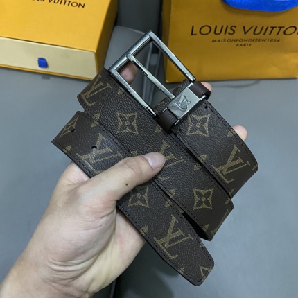 Louis Vuitton AAA Belts in 182494