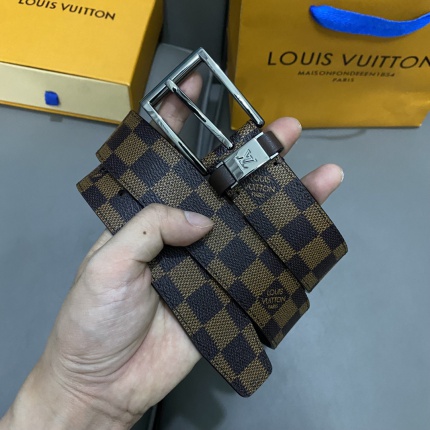 Louis Vuitton AAA Belts in 182496