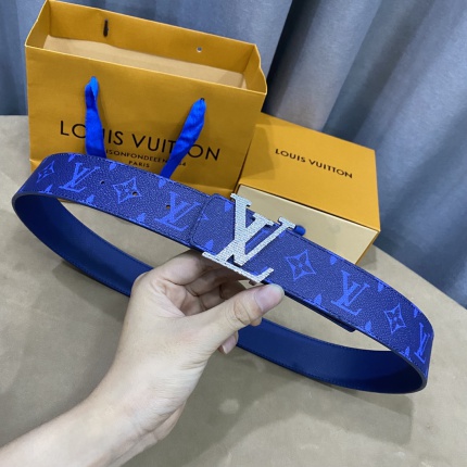 Louis Vuitton AAA Belts in 182500
