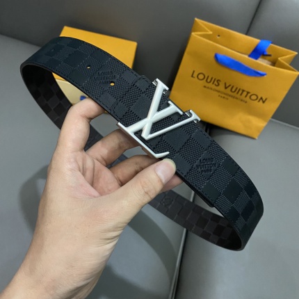 Louis Vuitton AAA Belts in 182513
