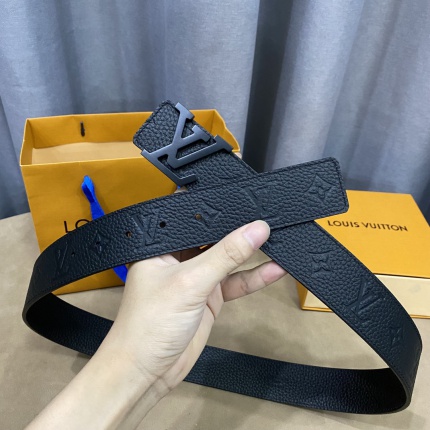 Louis Vuitton AAA Belts in 182527