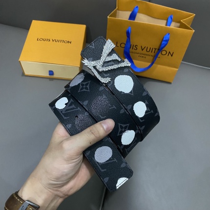 Louis Vuitton AAA Belts in 182544