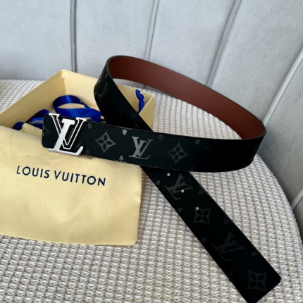 Louis Vuitton AAA Belts in 182572