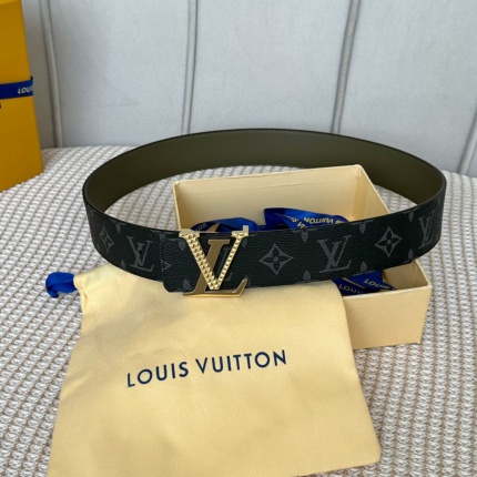 Louis Vuitton AAA Belts in 182579