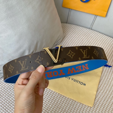 Louis Vuitton AAA Belts in 182581