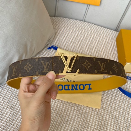 Louis Vuitton AAA Belts in 182583