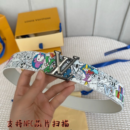 Louis Vuitton AAA Belts in 182585