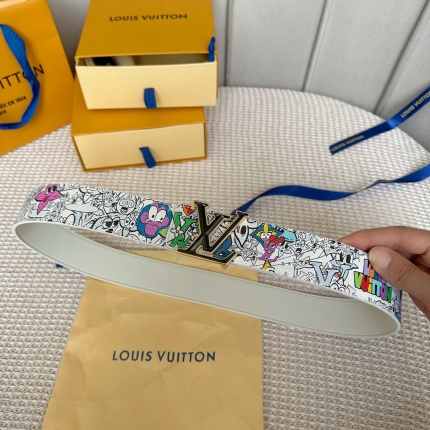 Louis Vuitton AAA Belts in 182586