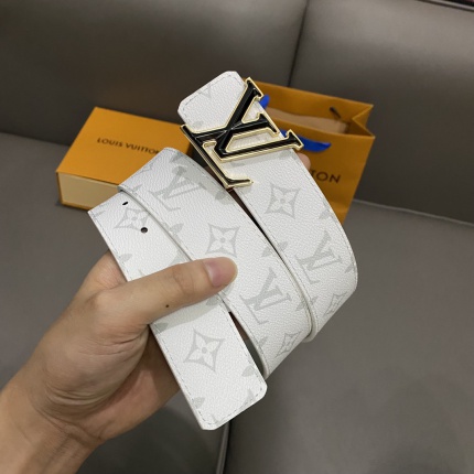 Louis Vuitton AAA Belts in 182592