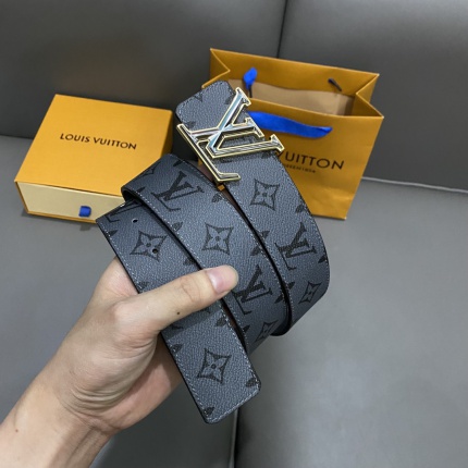 Louis Vuitton AAA Belts in 182597