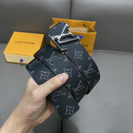 Louis Vuitton AAA Belts in 182598