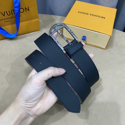 Louis Vuitton AAA Belts in 182609