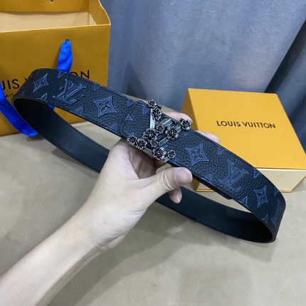 Louis Vuitton AAA Belts in 182675
