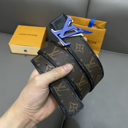 Louis Vuitton AAA Belts in 182683