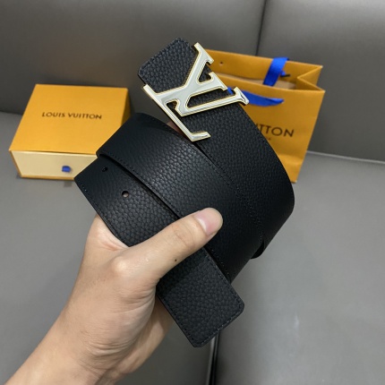 Louis Vuitton AAA Belts in 182686