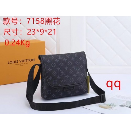 Louis Vuitton Cross Bags in 182785