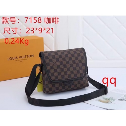 Louis Vuitton Cross Bags in 182786
