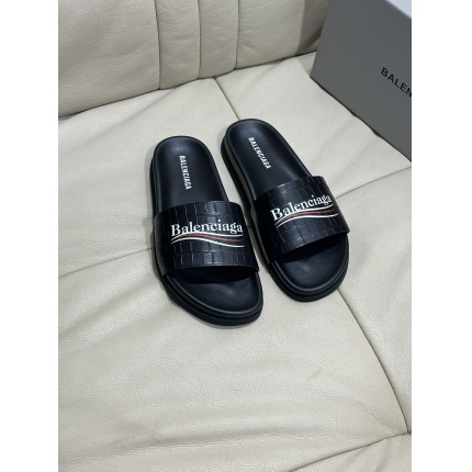 Balenciaga Slippers For Men in 182803