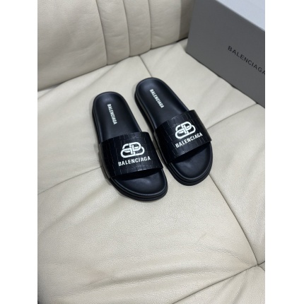 Balenciaga Slippers For Men in 182806