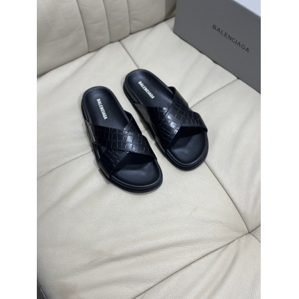 Balenciaga Slippers For Men in 182809