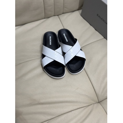 Balenciaga Slippers For Men in 182810