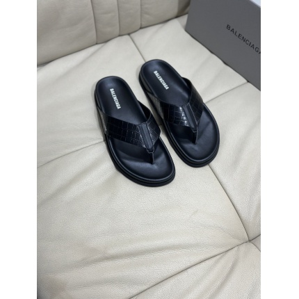 Balenciaga Slippers For Men in 182811