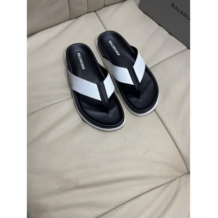 Balenciaga Slippers For Men in 182812