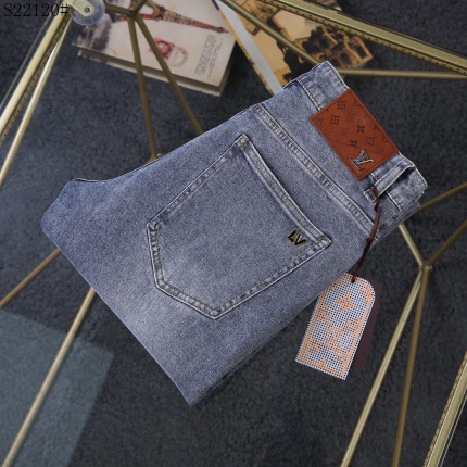 Louis Vuitton Jeans for Men in 183770