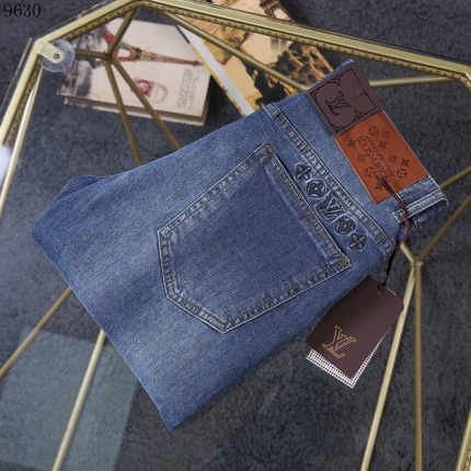 Louis Vuitton Jeans for Men in 183771