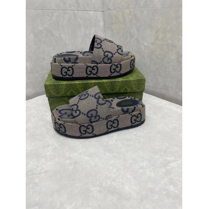 Gucci Slippers For Women in 183853