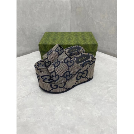 Gucci Slippers For Women in 183854