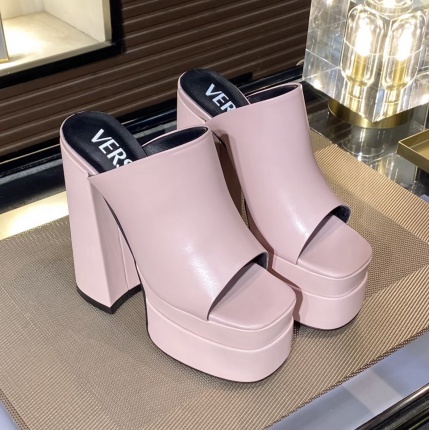 Versace Pumps For Women in 183972