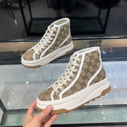 New Arrivals Gucci Sneakers For Women in 183992