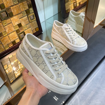 New Arrivals Gucci Sneakers For Women in 184000