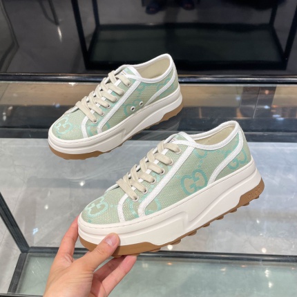 New Arrivals Gucci Sneakers For Women in 184003