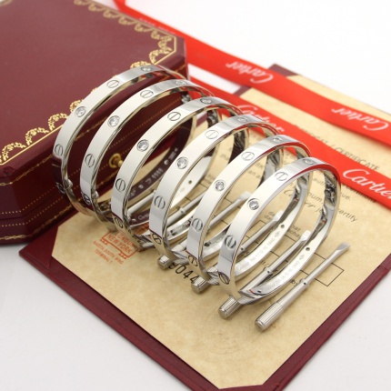 High quality Cartier Love Braclets  in 184034