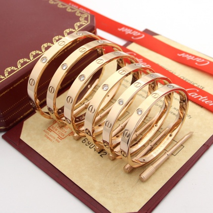 High quality Cartier Love Braclets  in 184035