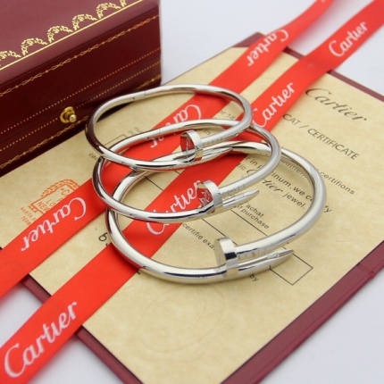 High quality Cartier Love Braclets  in 184037