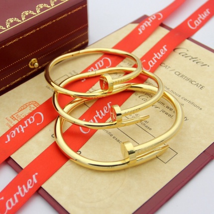 High quality Cartier Love Braclets  in 184038