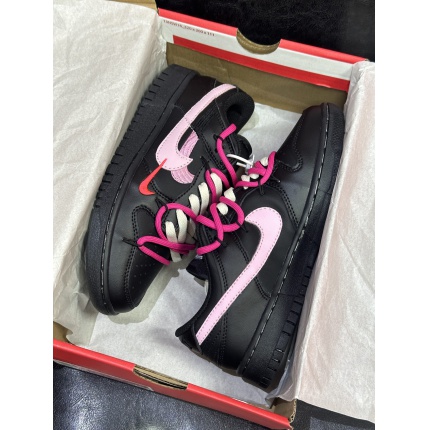 Nike Dunk Low Shoes for Women in 184086