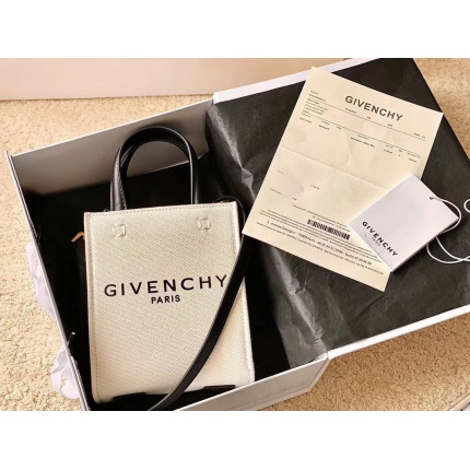 New Arrivals Givenchy High quality Handbags in 184294