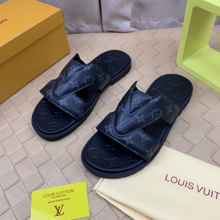 Louis Vuitton Slippers For Men in 184329